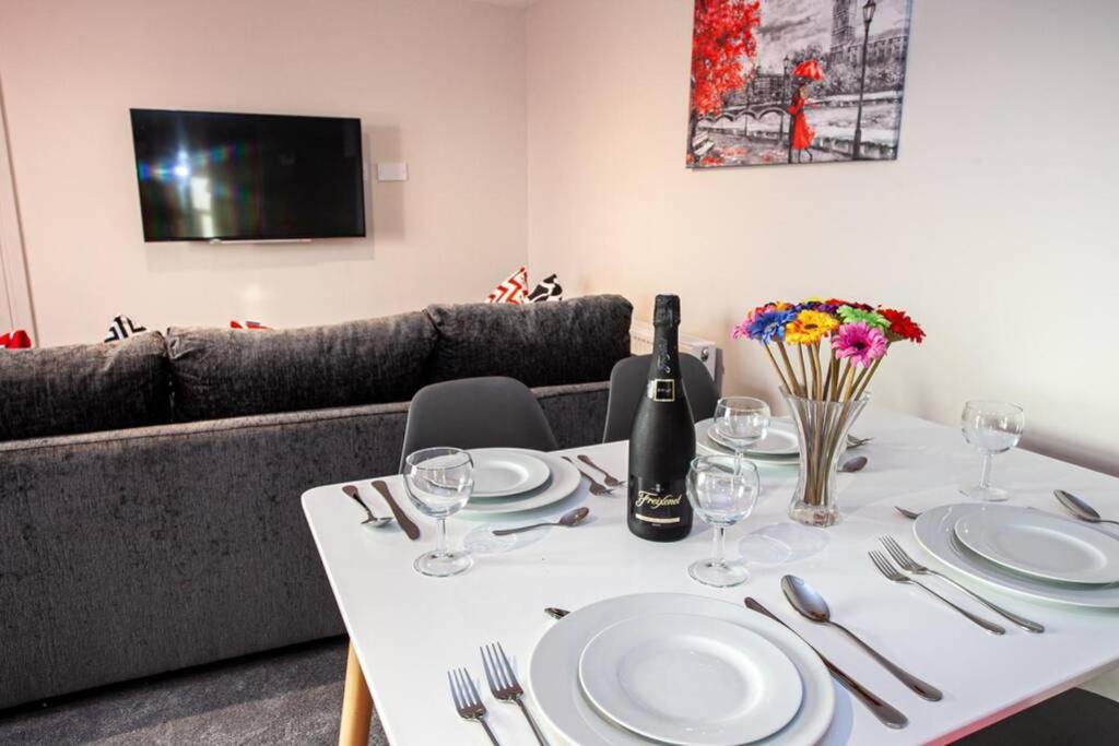 בורי Fabulous Newly Refurbished Apartment - Great Links מראה חיצוני תמונה
